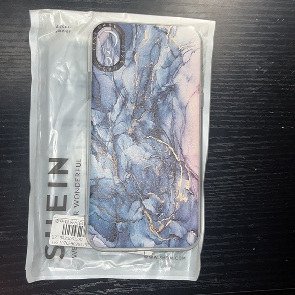 Blue marble iPhone XR case - Picture 2 of 5